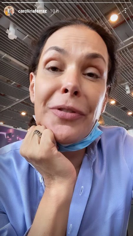 Carolina Ferraz anunciou que ganhou férias da Record (Foto: Reprodução)