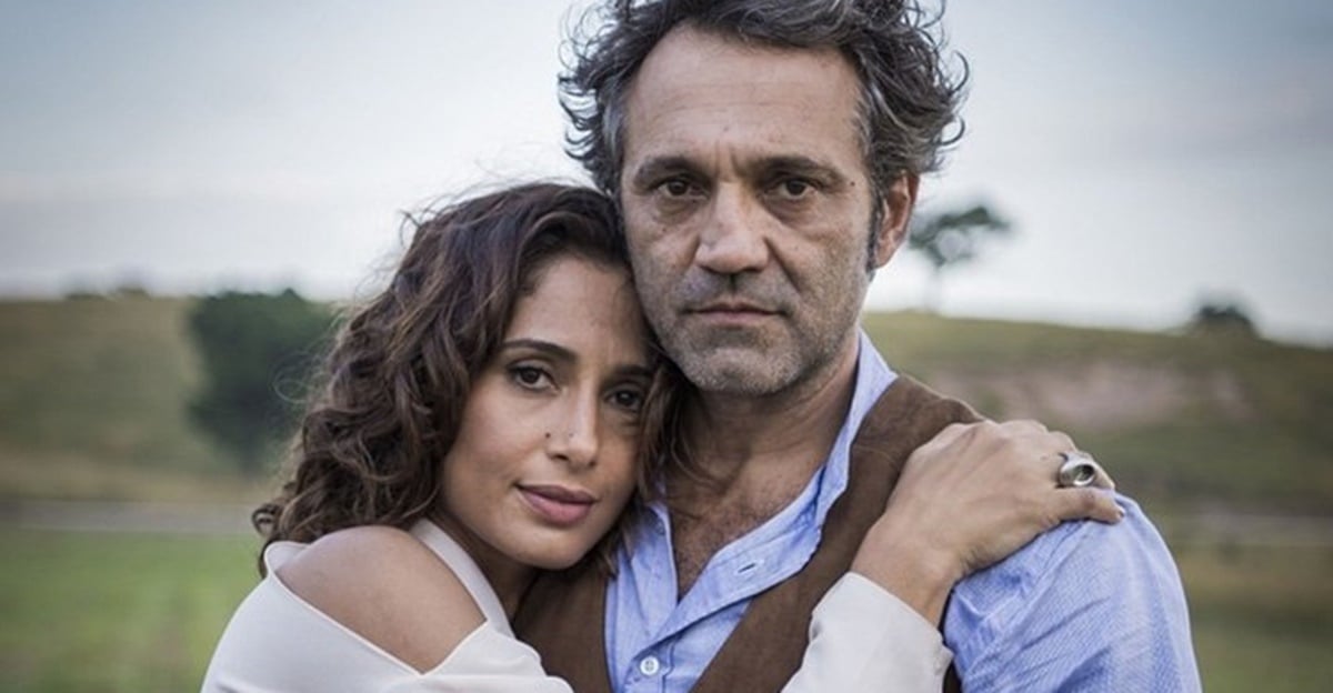 http://tvfoco.uai.com.br/wp-content/uploads/2015/05/Daniela-Mercury.jpg