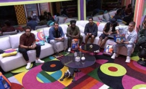 BBB22: Brothers se reúnem na sala após a eliminação de Jessilane (Foto: Reprodução)