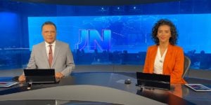 Jornal Nacional tem ato histórico, troca apresentadores e coloca dois jornalistas negros na bancada, após 50 anos