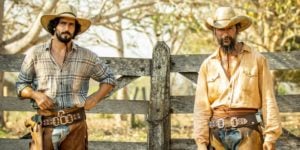 Renato  Góes e Irandhir Santos interpretam filho e pai respectivamente em 'Pantanal' (Foto: Reprodução / Globo)