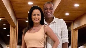 Denílson e sua esposa, Luciele Di Camargo (Foto: Reprodução)