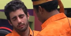 Bêbado, Pedro Scooby revela a Paulo André que recebeu sinal de sua eliminação do BBB22 (Reprodução/ Gshow)