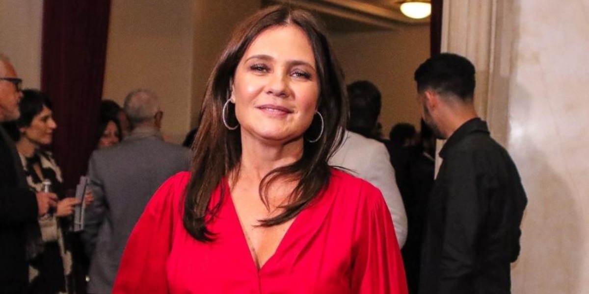 http://tvfoco.uai.com.br/wp-content/uploads/2015/05/Daniela-Mercury.jpg