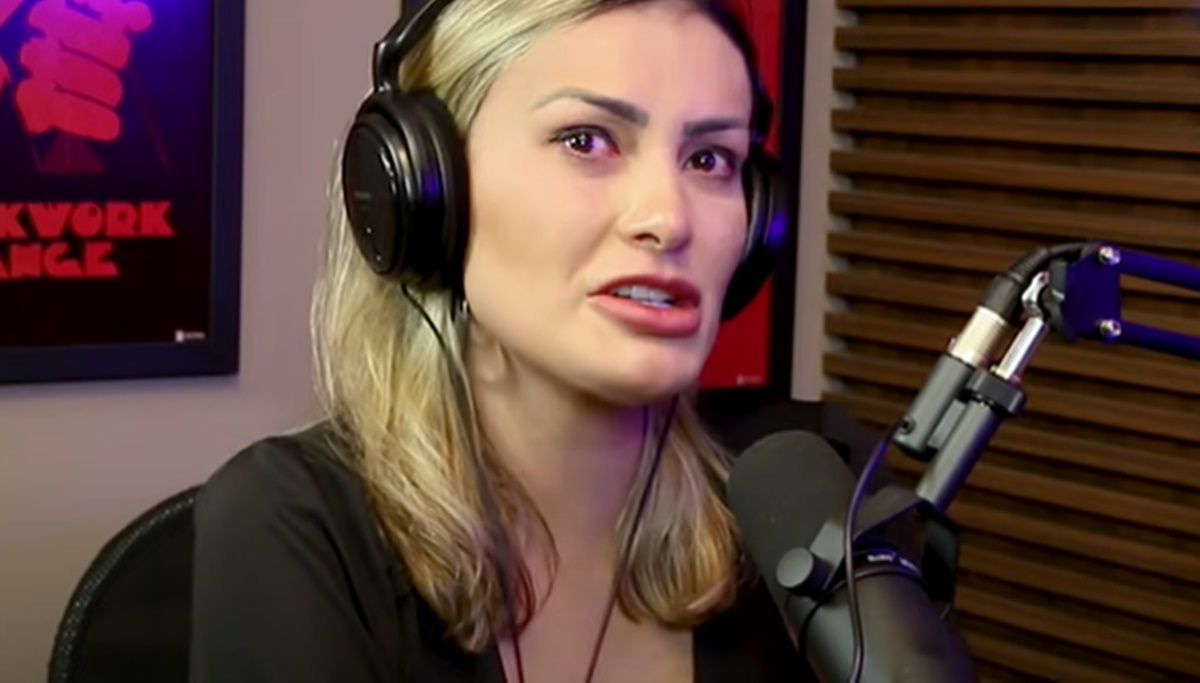 Andressa Urach desabafa emocionada para Rafinha Bastos em podcast 