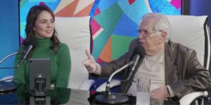 Carlos Alberto expõe situação em camarim com estrela da Praça e esposa denuncia: “São muitas besteiras”