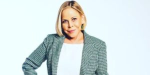 Claudete Troiano apresenta o Vou Te Contar, na RedeTV! (Foto: Reprodução)