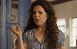 Maria (Isabel Teixeira) seduzirá Levi (Leandro Lima) apesar de caso com Alcides (Juliano Cazarré) em Pantanal (Foto: Reprodução / Globo)