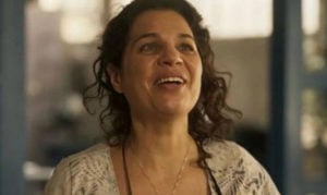 Maria Bruaca (Isabel Teixeira) pagará traição com a mesma moeda e rolará na cama com outro em Pantanal (Foto: Reprodução / Globo)