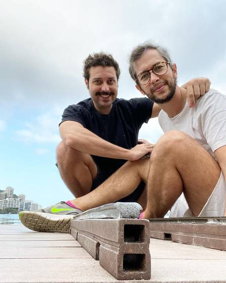 Ator Michel Blois, da Globo, e seu marido, o humorista Pedroca Monteiro (Foto: Reprodução)