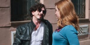 Nelsinho engana Isadora na novela Além da Ilusão (Foto: Reprodução/Globo)