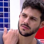 O ex-BBB Rodrigo apareceu aos fãs (Foto: Reprodução)