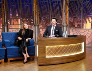 Cristiana Oliveira e Danilo Gentili (Foto: Lourival Ribeiro/SBT)