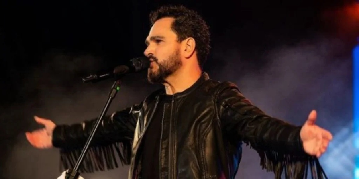 http://tvfoco.uai.com.br/wp-content/uploads/2015/05/Daniela-Mercury.jpg