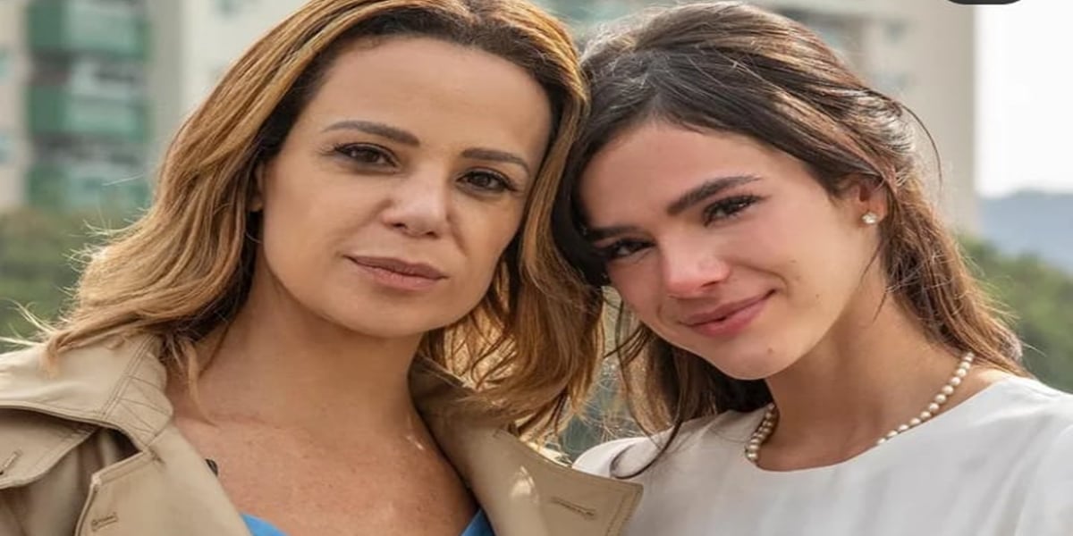 Bruna Marquezine ao lado de Vanessa Gerbelli (Foto: Instagram)