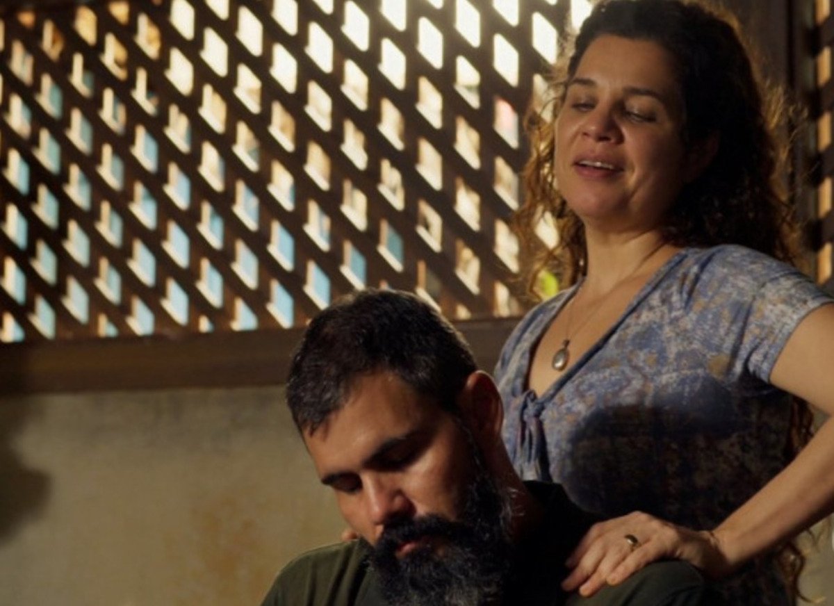 http://tvfoco.uai.com.br/wp-content/uploads/2015/05/Daniela-Mercury.jpg