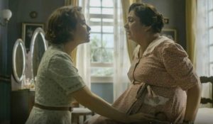 Heloísa se choca com revelação de Fátima em Além da Ilusão (Foto: Reprodução / Globo)