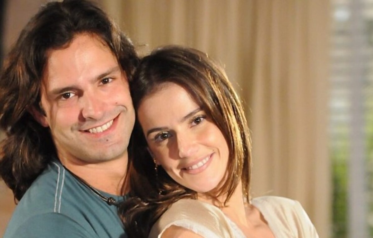 Iran Malfitano e Deborah Secco em A Favorita (Foto: Reprodução)