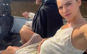 Alanis Guillen publicou vídeo no qual aparece caracterizada como Juma com uma barriga de grávida em Pantanal (Foto: Reprodução / Globo)