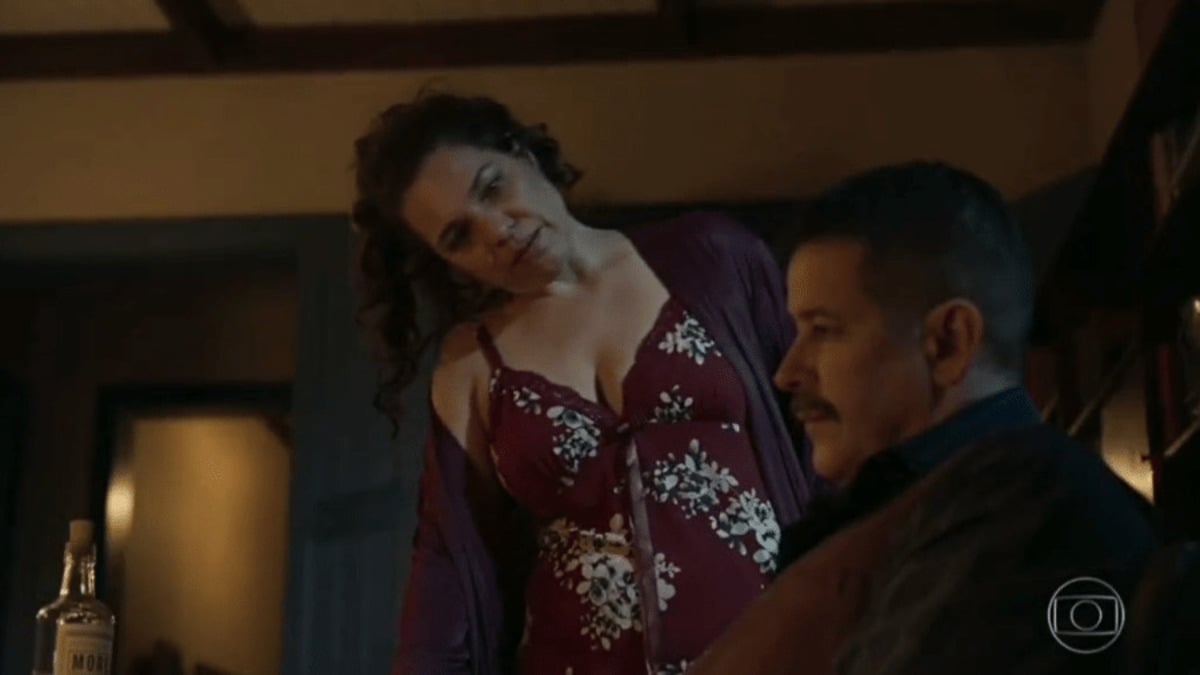 http://tvfoco.uai.com.br/wp-content/uploads/2015/05/Daniela-Mercury.jpg