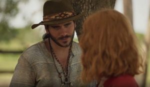 Gabriel Sater e Camila Morgado em cena de Pantanal Trindade vai engatar caso com Irma (Foto: Reprodução / Globo)