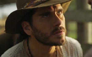 Trindade (Gabriel Sater) seduzirá e transará com Irma (Camila Morgado) na novela Pantanal (Foto: Reprodução / Globo)