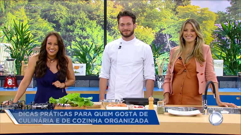 Dalton Rangel ao lado de Renata Alves e Ticiane Pinheiro no Hoje Em Dia- Foto: Reprodução/Record