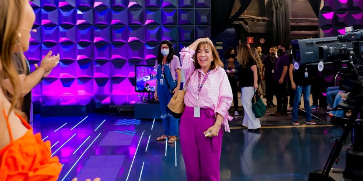 Íris Abravanel invade estúdios do SBT e faz surpresa especial para Patrícia Abravanel (Foto: Reprodução)