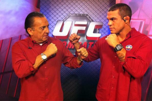 Galvão Bueno e o lutador Victor Belfort em uma tranmissão do UFC na Globo
