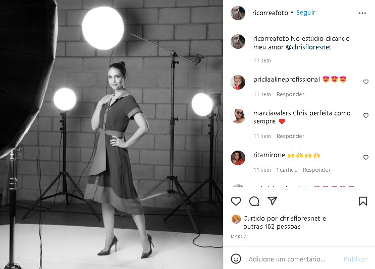 Chris Flores surgiu sendo clicada por seu grande amor em estúdio (Foto: Reprodução/ Instagram0 Chris Flores surgiu sendo clicada por seu grande amor em estúdio (Foto: Reprodução/ Instagram0