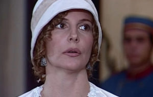 Dinorá (Maria Padilha) fará de tudo para ganhar uma bufunfa em O Cravo e a Rosa, já que estará na sarjeta e sem dinheiro (Foto: Reprodução / Globo)