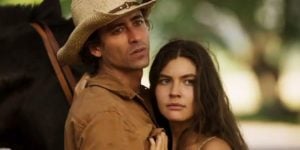 Jove e Juma vão se casar na novela Pantanal (Foto: Reprodução/Globo)