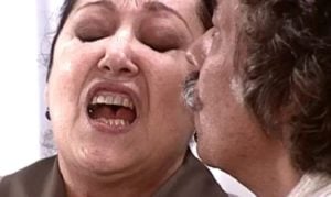 Mimosa (Suely Franco) vai entrar em parafuso e se virar contra Calixto (Pedro Paulo Rangel) em O Cravo e a Rosa