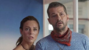 Pat (Paolla Oliveira) e Moa (Marcelo Serrado) cairão em uma emboscada em Cara e Coragem, novela das sete da Globo (Foto: Reprodução / Globo)