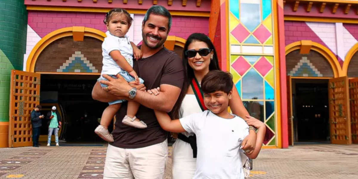 Simone, Kaká e os filhos do casal - Foto: Reprodução