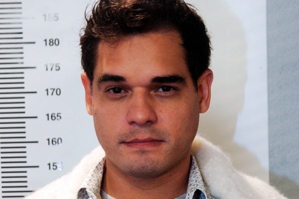 Alexandre Schumacher está no ar na reprise de A Favorita (Foto: Reprodução)