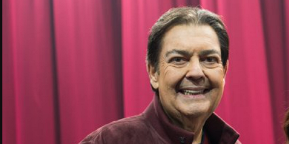 http://tvfoco.uai.com.br/wp-content/uploads/2015/05/Daniela-Mercury.jpg