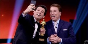 Celso Portiolli ao lado de Silvio Santos (Foto: Divulgação/SBT)