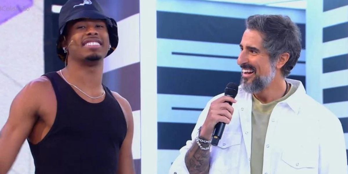 Apresentador Marcos Mion debocha do ex-BBB Paulo André durante o Caldeirão na Globo - Reprodução TV Globo