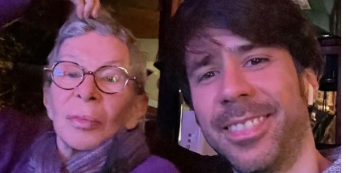 Rita Lee divulga foto rara do filho e beleza do rapaz, escondida há anos, deixa o Brasil pasmo: "Lindo demais"