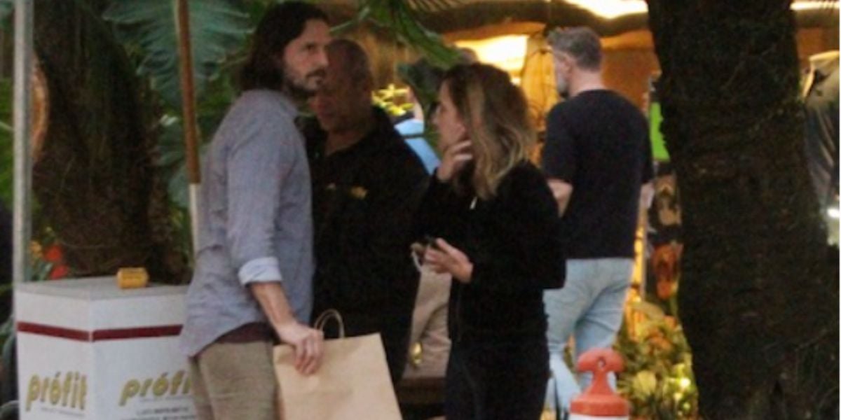 Super simpática, atriz Adriana Esteves faz raríssima aparição ao lado de Vladimir Brichta - Reprodução AgNews