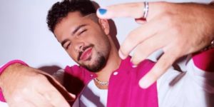 Pedro Sampaio vive romance com jogador de vôlei (Foto: Reprodução)