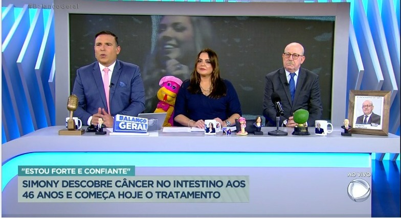 Reinaldo Gottino, Fabiola Reipert e Lombardi desejaram uma rápida recuperação para Simony- Foto: Reprodução/Record Reinaldo Gottino, Fabiola Reipert e Lombardi desejaram uma rápida recuperação para Simony- Foto: Reprodução/Record