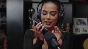 Anitta relata sobre cirurgia íntima (Reprodução/ YouTube)