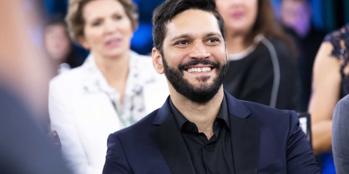 O ator Armando Babaioff - Foto: Reprodução