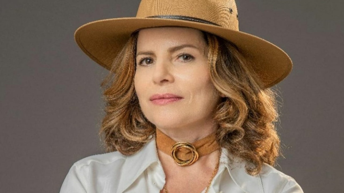 http://tvfoco.uai.com.br/wp-content/uploads/2015/05/Daniela-Mercury.jpg