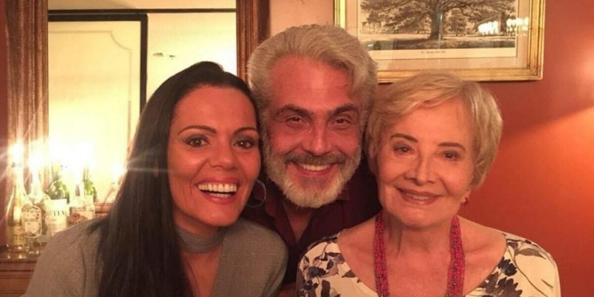 http://tvfoco.uai.com.br/wp-content/uploads/2015/05/Daniela-Mercury.jpg