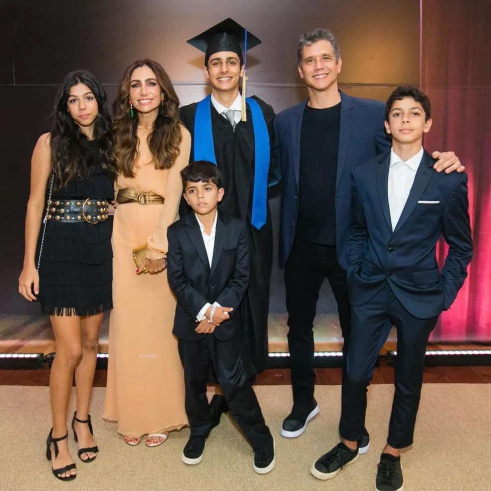http://tvfoco.uai.com.br/wp-content/uploads/2015/05/Daniela-Mercury.jpg