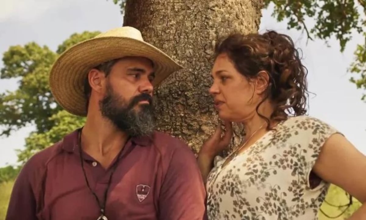 http://tvfoco.uai.com.br/wp-content/uploads/2015/05/Daniela-Mercury.jpg