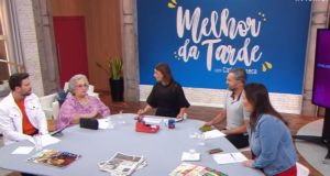 Catia Fonseca não gosta da piada feita com o fim de programa do SBT (Reprodução/ Band)